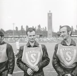 Zawodnicy na płycie Stadionu Olimpijskiego