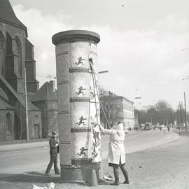 Rozwieszanie plakatów