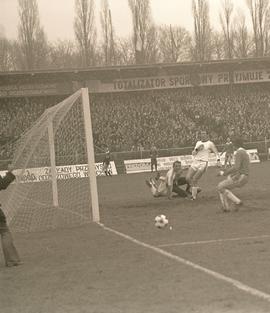 WKS Śląsk Wrocław - Stal Mielec (1:0, inauguracja rundy wiosennej I ligi piłki nożnej w sezonie 1...