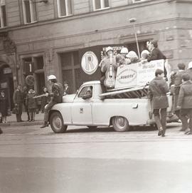 Studenci na wrocławskim Rynku