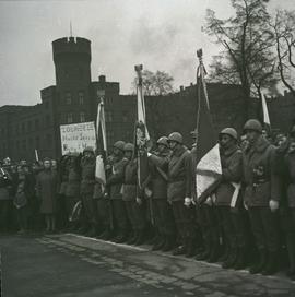 Przywitanie oddziałów Ludowego Wojska Polskiego wracających z Czechosłowackiej Republiki Socjalis...