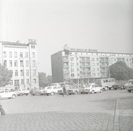 Parking przed Dworcem Głównym PKP we Wrocławiu