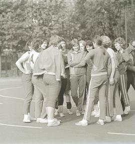 Trening piłkarek ręcznych IKS Ślęza Wrocław