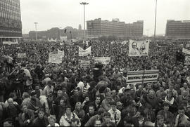 Berlin Wschodni – wielka manifestacja na Alexanderplatz