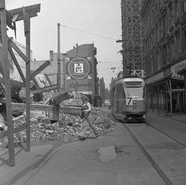 Tramwaj linii nr 7 na ul. Kiełbaśniczej we Wrocławiu