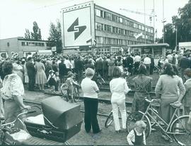 Msza św. na terenie Wrocławskiej Stoczni Rzecznej podczas sześciodniowego strajku okupacyjnego 31...