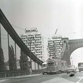 Most Grunwaldzki i budynki mieszkaniowe na pl. Grunwaldzkim we Wrocławiu - tzw. wrocławski Manhattan