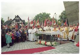 Uroczystość odsłonięcia i poświęcenia pomnika