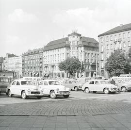 Parking obok Dworca Głównego PKP