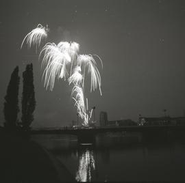 Pokaz sztucznych ogni nad Odrą na zakończenie XII Dni Wrocławia