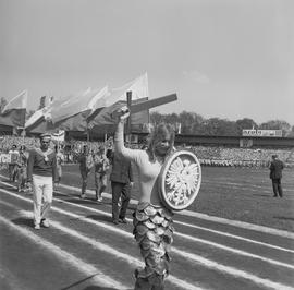 Manifestacja młodzieży z okazji 25. rocznicy kapitulacji III Rzeszy